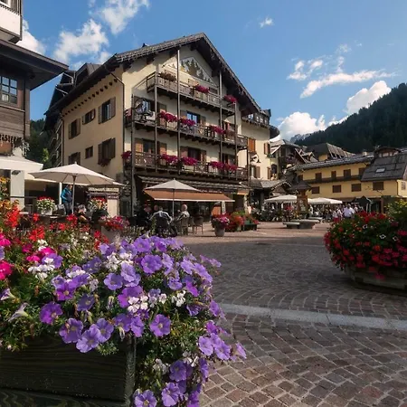 Chalet Golf Campiglio / Luxapt / Fronte Piste-Impianti-Golf Madonna di Campiglio Exterior photo